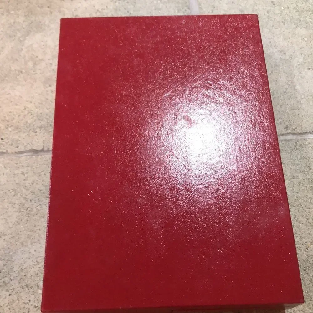 Vintage Large jewelry box.